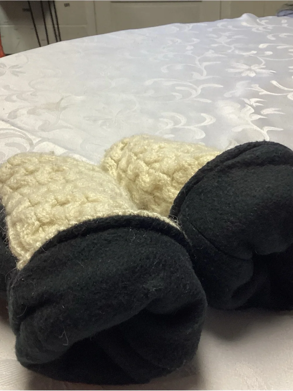 Cream Cable Knit Women's Sweater Mittens